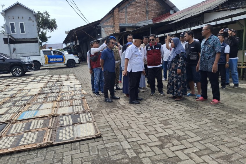 Kunjungi Pabrik Krupuk Bupati Malang Akan Fasilitasi Teknologi Pengeringan