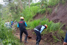 Tanah Longsor di Dua Kecamatan Sempat Tutup Jalan