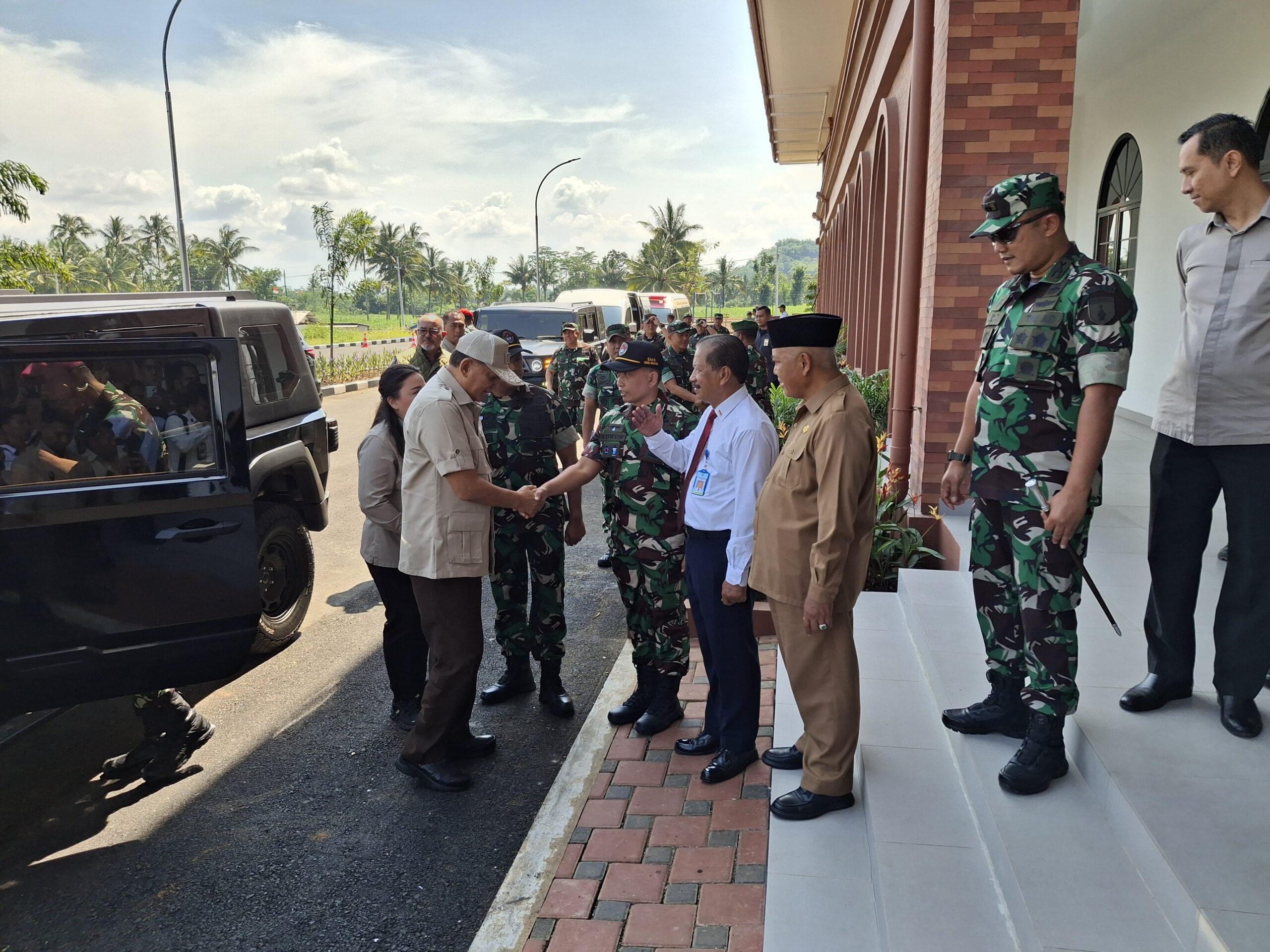 Kunjungi SMA Taruna Nusantara di Malang, Menhan Sjafrie Sjamsoeddin Tekankan Segera Rampungkan Sarana Belajar Mengajar