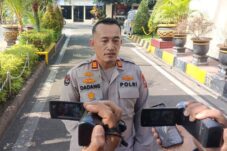 Polres Malang Selidiki Pelaku Vandalisme 'Adili Jokowi !' 5 Polres Malang Selidiki Pelaku Vandalisme 'Adili Jokowi !'