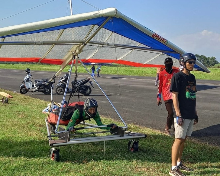 On Fire Terbang di Porprov IX 2025, Cabor Gantole Kabupaten Malang Targetkan Dua Medali Emas 3 On Fire Terbang di Porprov IX 2025, Cabor Gantole Kabupaten Malang Targetkan Dua Medali Emas