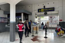 Petugas Kepolisian Polres Malang mendatangi obyek vital saat melaksanakan patroli skala besar. (28/5/2025) (Dok. Humas Polres Malang)