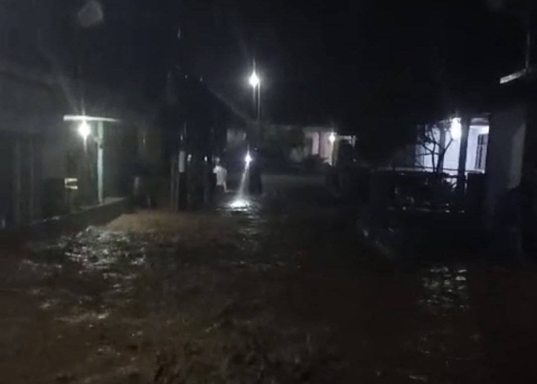 Akibat Hujan Deras Sungai Tundo Meluap Genangi Rumah Warga 9 d2c62118 f628 43c5 b980 675a7659aa67