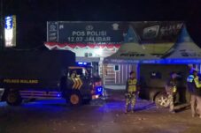 Polres Malang - Kodim 0818 Gelar Patroli Gabungan untuk Memastikan Kondisi Aman 2 Petugas gabungan Polres Malang bersama Kodim 0818 Malang-Batu saat menggelar patroli, Senin (1/9/2025). (Istimewa)