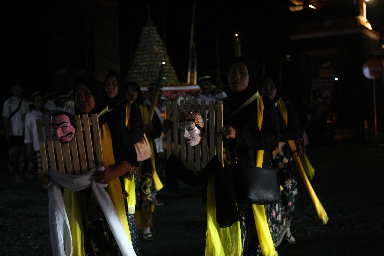 pementasan topeng menak, meriahkan Festival Sekarbanjar ke 3 yang dibuka resmi oleh Sekertaris PCNU Kota Malang. (Foto Istimewa)