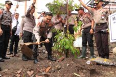 Serdik Sespimma Angkatan ke-74 Gelar Aksi Lingkungan: Tanam Pohon dan Lepasliarkan Burung 12 IMG 20251111 WA0042