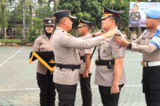 Kapolres Malang Pimpin Sertijab Wakapolres, Tekankan Sinergitas Untuk Jaga Keamanan dan Ketertiban Wilayah 11 Kapolres Malang Pimpin Sertijab Wakapolres, Tekankan Sinergitas Untuk Jaga Keamanan dan Ketertiban Wilayah