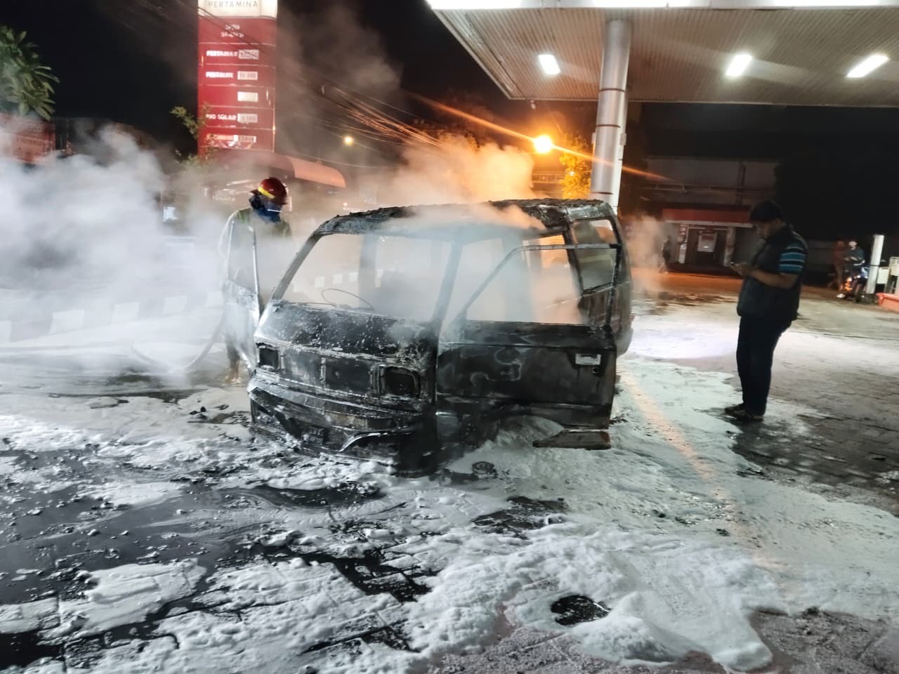 Mobil Terbakar Saat Isi BBM di SPBU Kepanjen, Satu Orang Luka 1 0b2ec680 9e8d 4a34 a7f7 dbc494675767