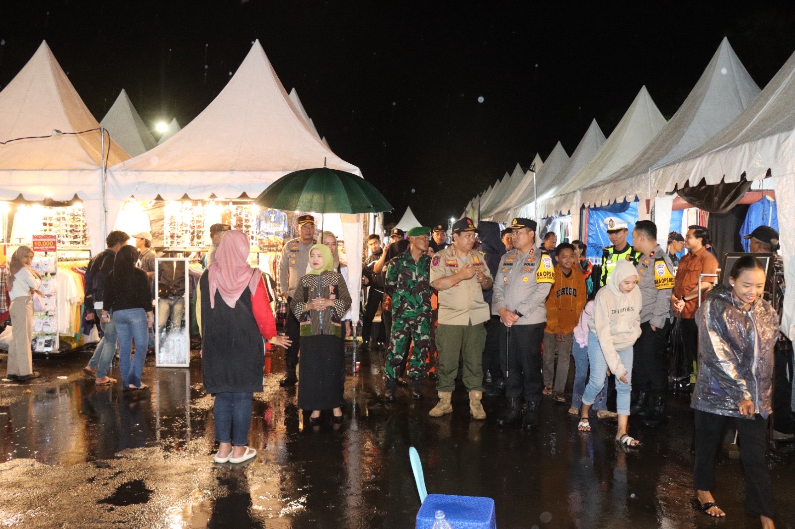 Pastikan Pergantian Malam Tahun Baru 2026 Kondusif, Forkopimda Malang Pantau Situasi di Stadion Kanjuruhan 3 21ff08db 6ad4 4b83 b4a3 255fd5d3ffd7
