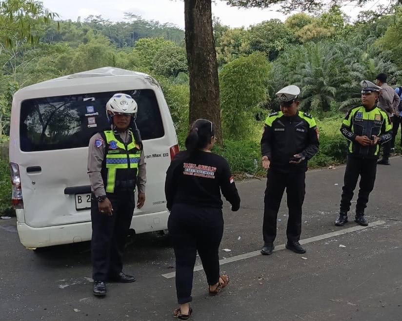 Laka Tunggal di Lingkar Barat Kepanjen, Satu Orang Luka Ringan 8 885df18a a7da 43d6 bf89 62d428efee42