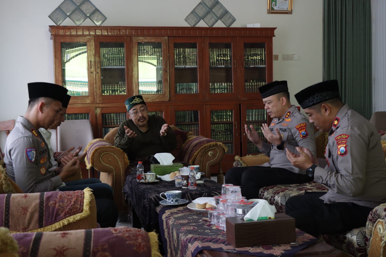 Perkuat Sinergi Jaga Kamtibmas, Kapolres Malang Silaturahmi ke Ulama 3 fb3f2474 c707 475b 9cff f60f88ddb983