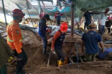 Kandang Ayam Ambruk di Malang, Dua Pekerja Tewas dan Tiga Luka-Luka