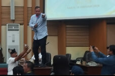 Memanas, Aksi Naik Meja Warnai Pemilihan Ketua KONI Kabupaten Malang