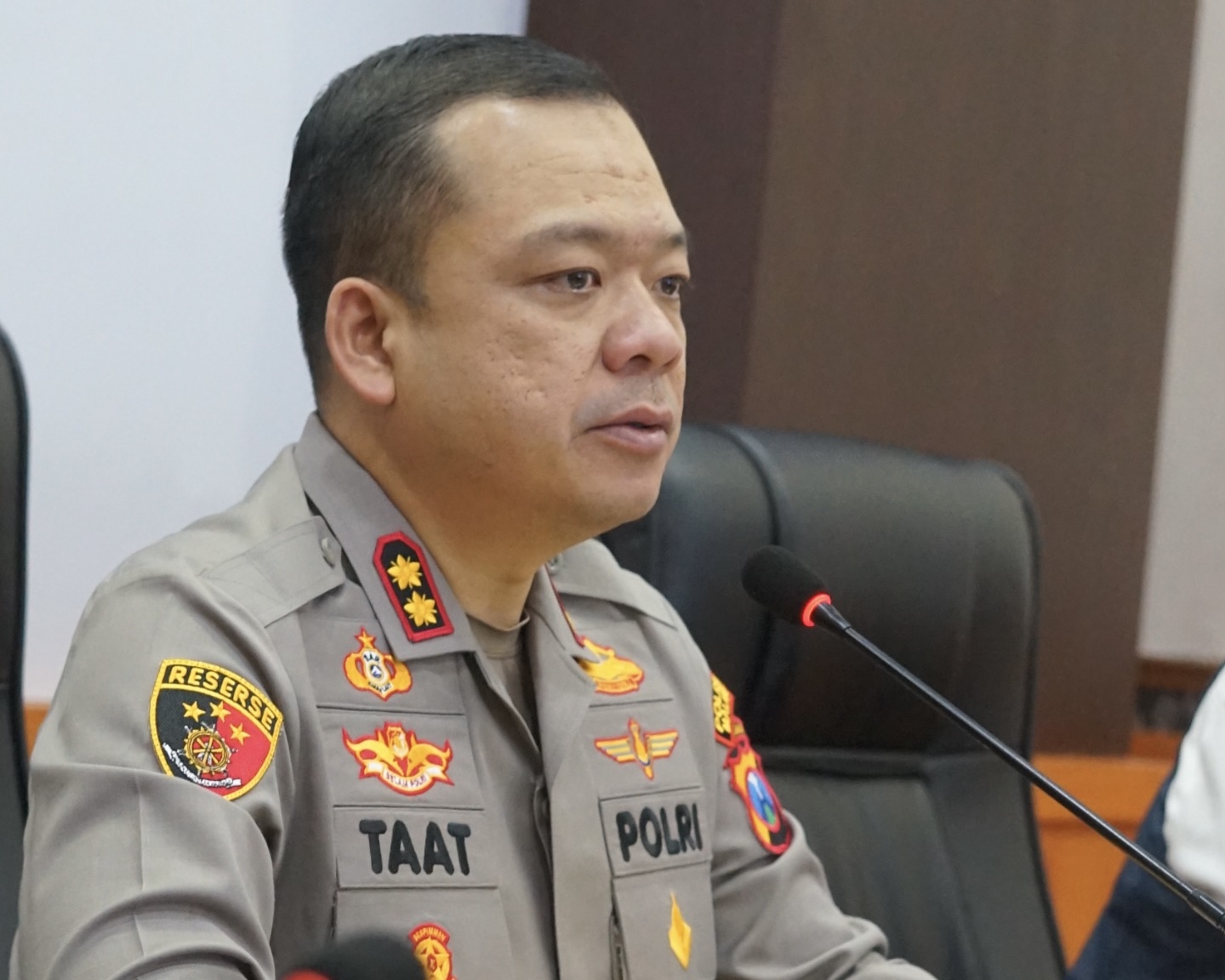 Polres Malang Antisipasi Masuknya Miras dan Flare Saat Laga Arema FC vs Bali United di Kanjuruhan 5 Polres Malang Antisipasi Masuknya Miras dan Flare Saat Laga Arema FC vs Bali United di Kanjuruhan