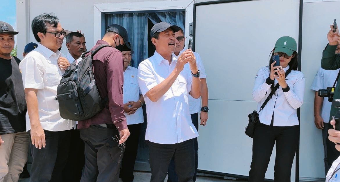 Menteri Kelautan dan Perikanan Evaluasi Progres Kampung Nelayan Pujiharjo 6 Menteri Kelautan dan Perikanan Evaluasi Progres Kampung Nelayan Pujiharjo
