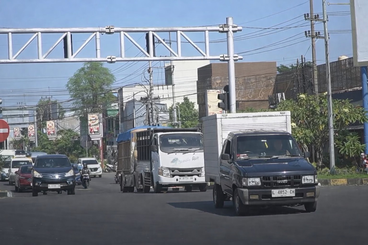 Pintu Tol Malang Mulai Meningkat, Polisi Perkuat Patroli 9 905e70c9 db96 43c4 857b 9794986bf1d4