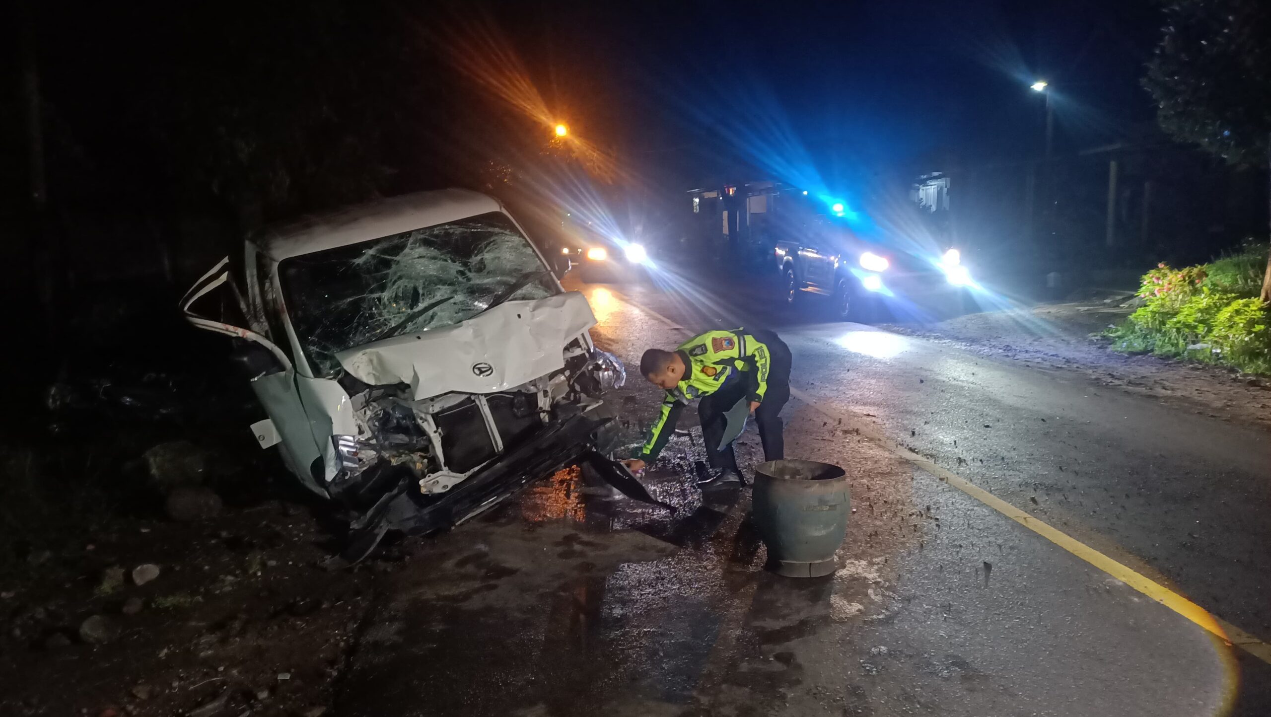 Pengendara Motor Tewas Usai Tabrakan dengan Pick Up di Sumberpucung Malang 8 Pengendara Motor Tewas Usai Tabrakan dengan Pick Up di Sumberpucung Malang