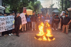 Puluhan Aktivis PMII Kabupaten Malang Gelar Unjuk Rasa untuk Andre Yunus 12 IMG 20260413 205855