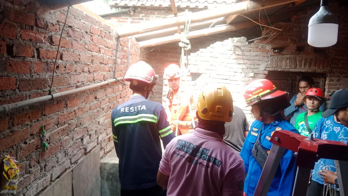 Lansia Ditemukan Tewas di Sumur Belakang Rumah di Pakis Malang 3 Lansia Ditemukan Tewas di Sumur Belakang Rumah di Pakis Malang
