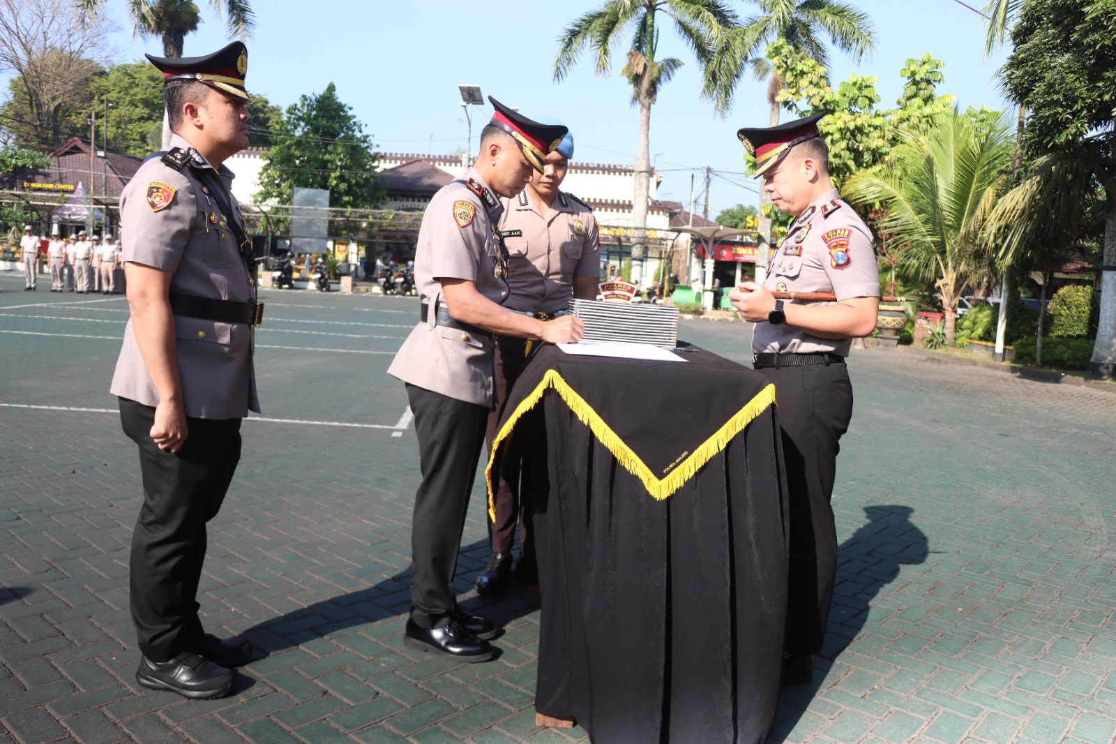 Kapolres Malang Pimpin Sertijab Wakapolres dan Sejumlah Pejabat Utama 8 IMG 20260615 WA0012
