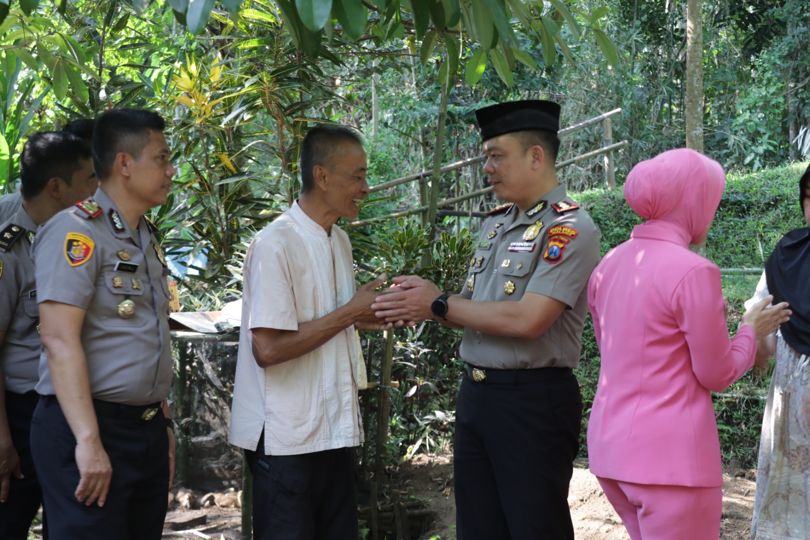 Polres Malang Anjangsana ke Anggota Sakit Sambut Hari Bhayangkara ke-80 3 IMG 20260622 WA0045